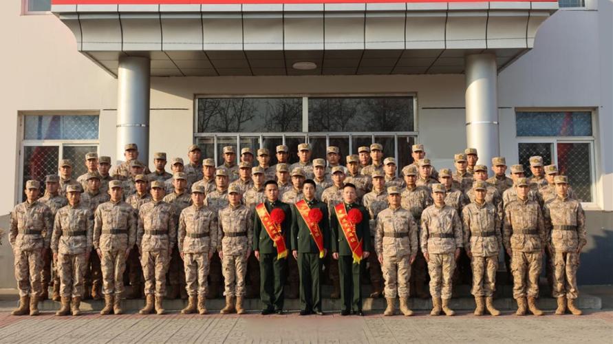 退伍不褪色，告别亦温情——第82集团军某旅用“八个一”仪式感送别老兵