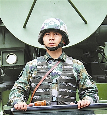 方来浮 令对手佩服的防空连长